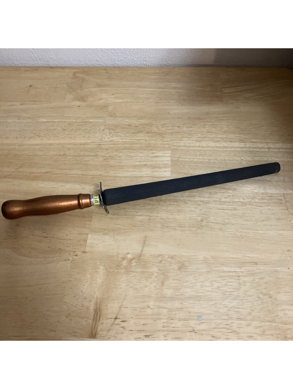 Vtg 1950’s KNIFE SHARPENER BUTTERSCOTCH RARE STYLE HANDLE & SHIELD,KPT-2